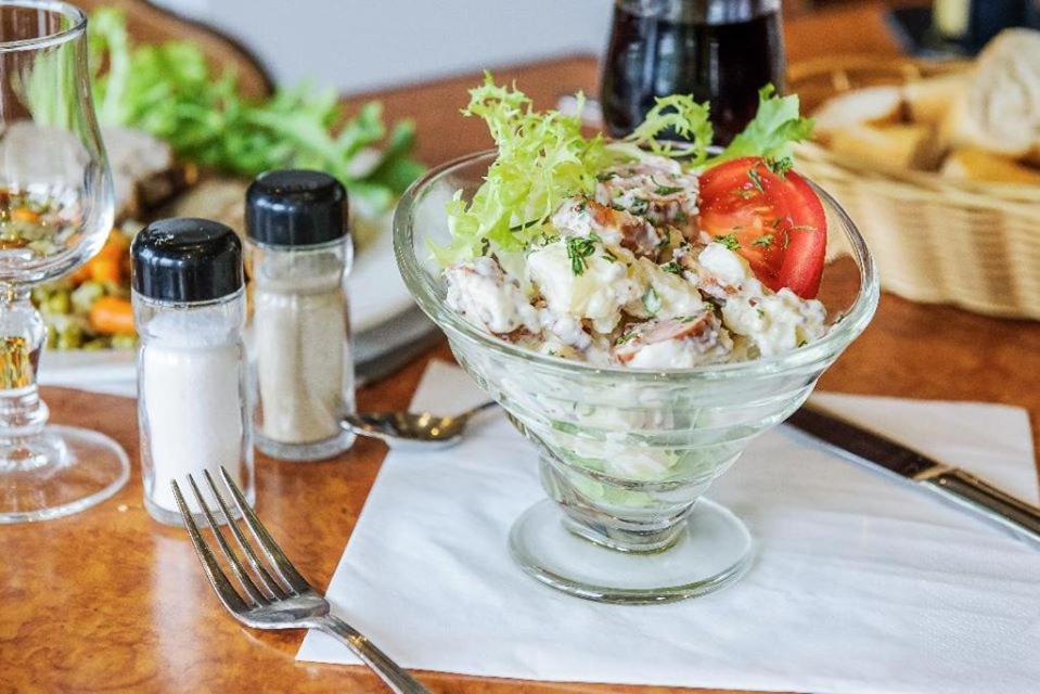 Aux Bons Amis Hotel Reims